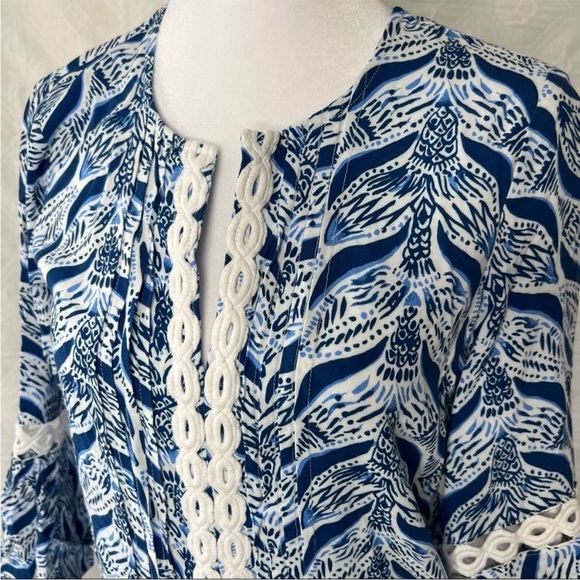 Lily Pulitzer Hollie Tunic dress. Adorable blue n white short dress. Size small - Picture 5 of 7
